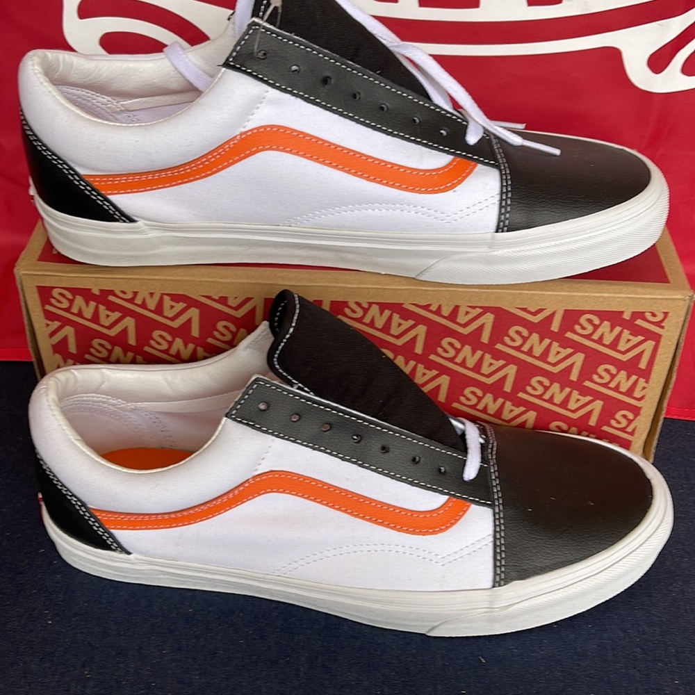 Vans Old Skool
(Classic Sport)Blk/Tr Wht
VNOA5KRF93U
Men’s sneakers - athletic - Picture 2 of 16